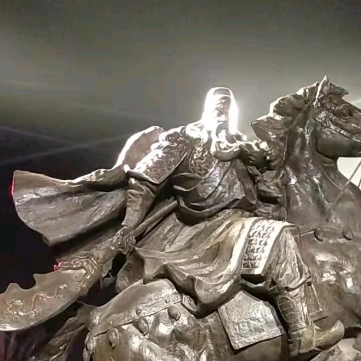 人杰地灵-帅气的傑哥