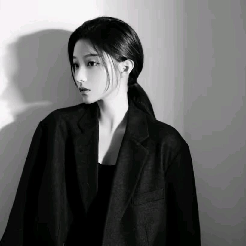 雾里看花🌸