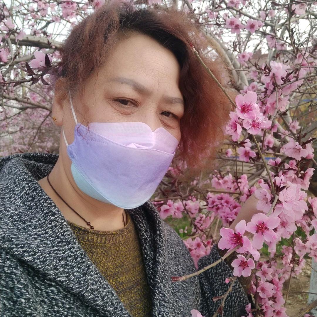 风中的花