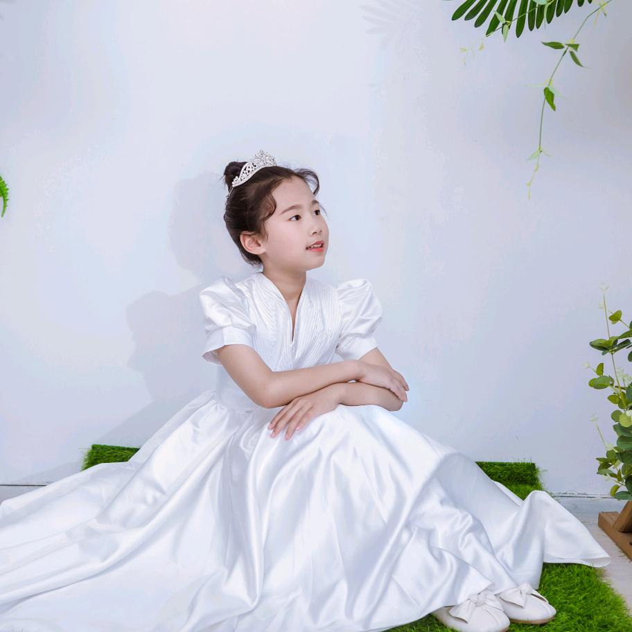 杨红艳艺术学校湛丽