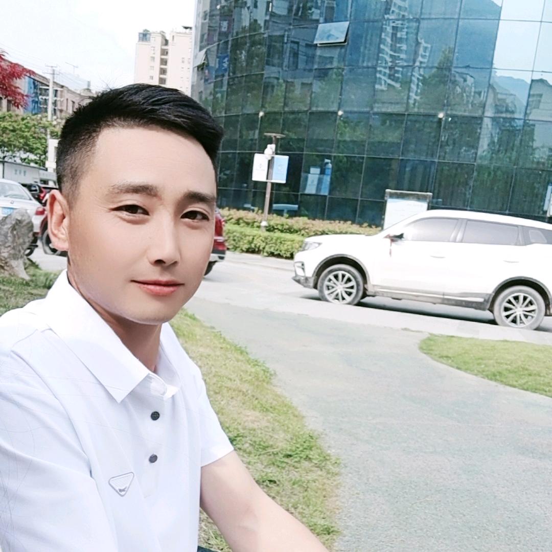 幸亏思念无声，否则震耳欲聋