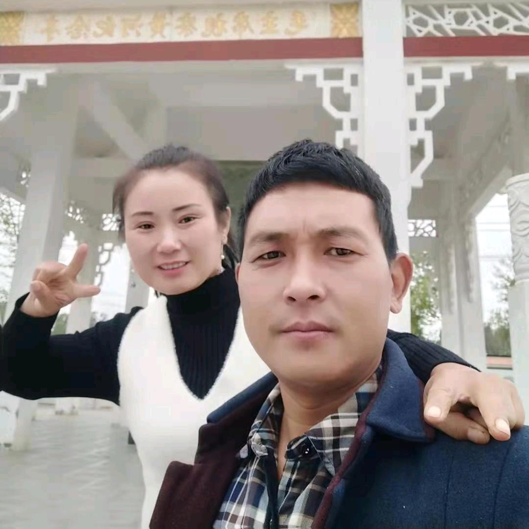 帅威演绎，五屏舞台