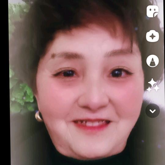 快乐健康的骆奶奶