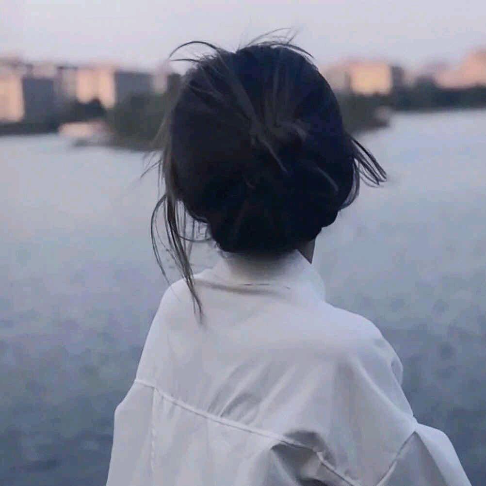 初 见
