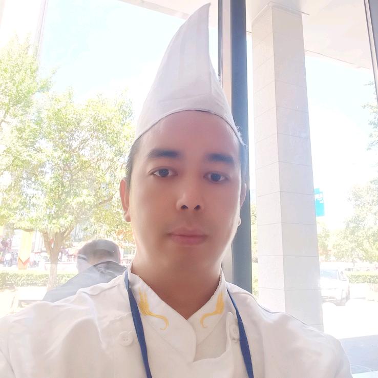 高楼万丈平地起，要想辉煌靠自己。
