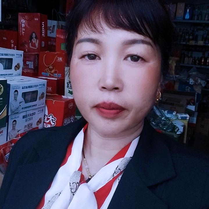 鸡术镇马集振华特价福利超市