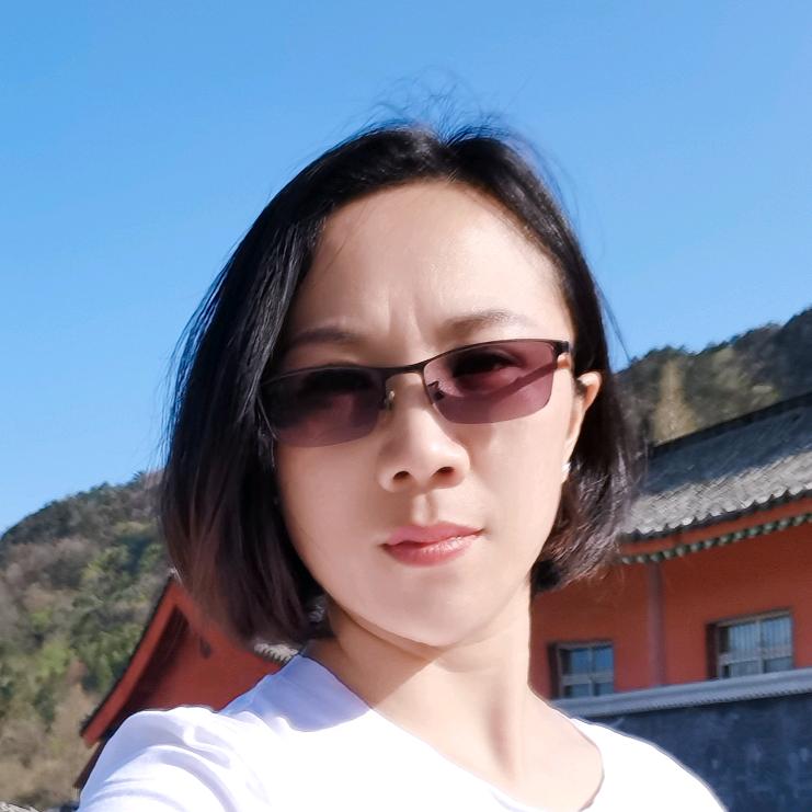 小静爱跳舞