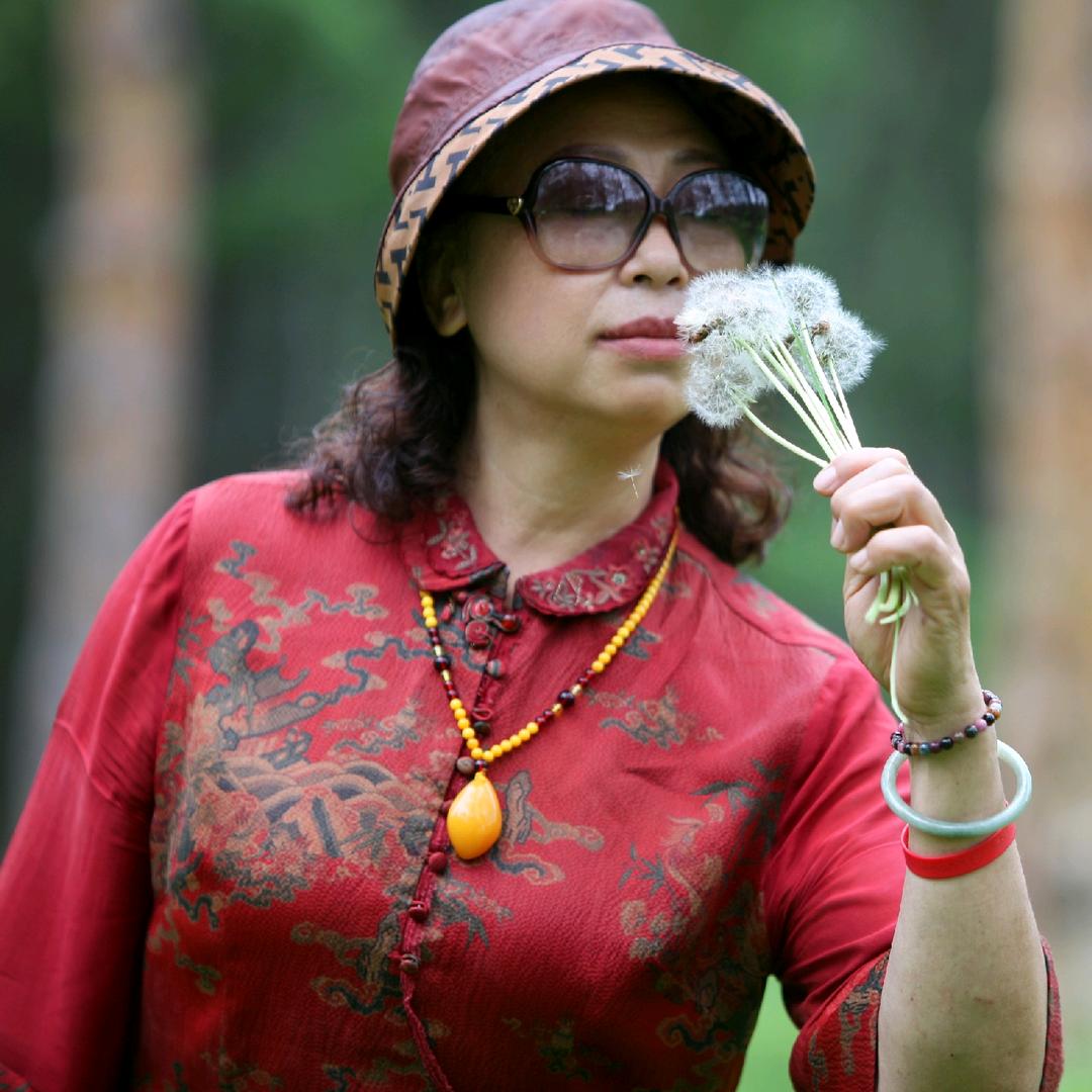 阳光女人爱户外冬泳