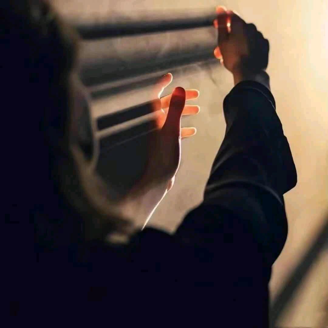 曙光照亮黑夜
