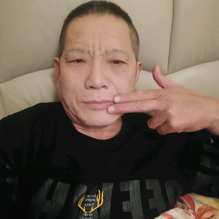 开心老帅哥💗