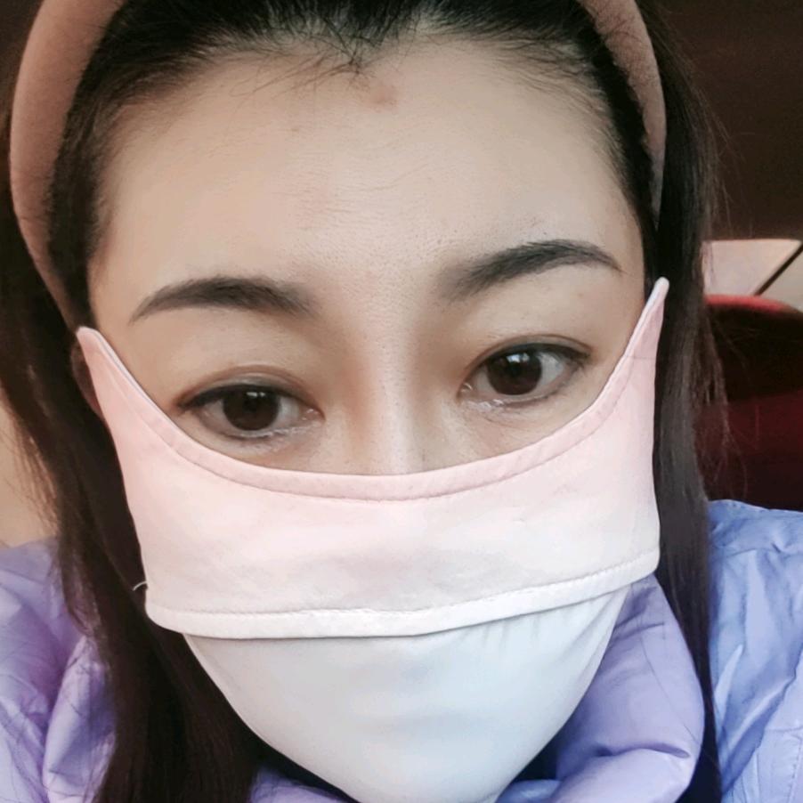 菲菲很伤感