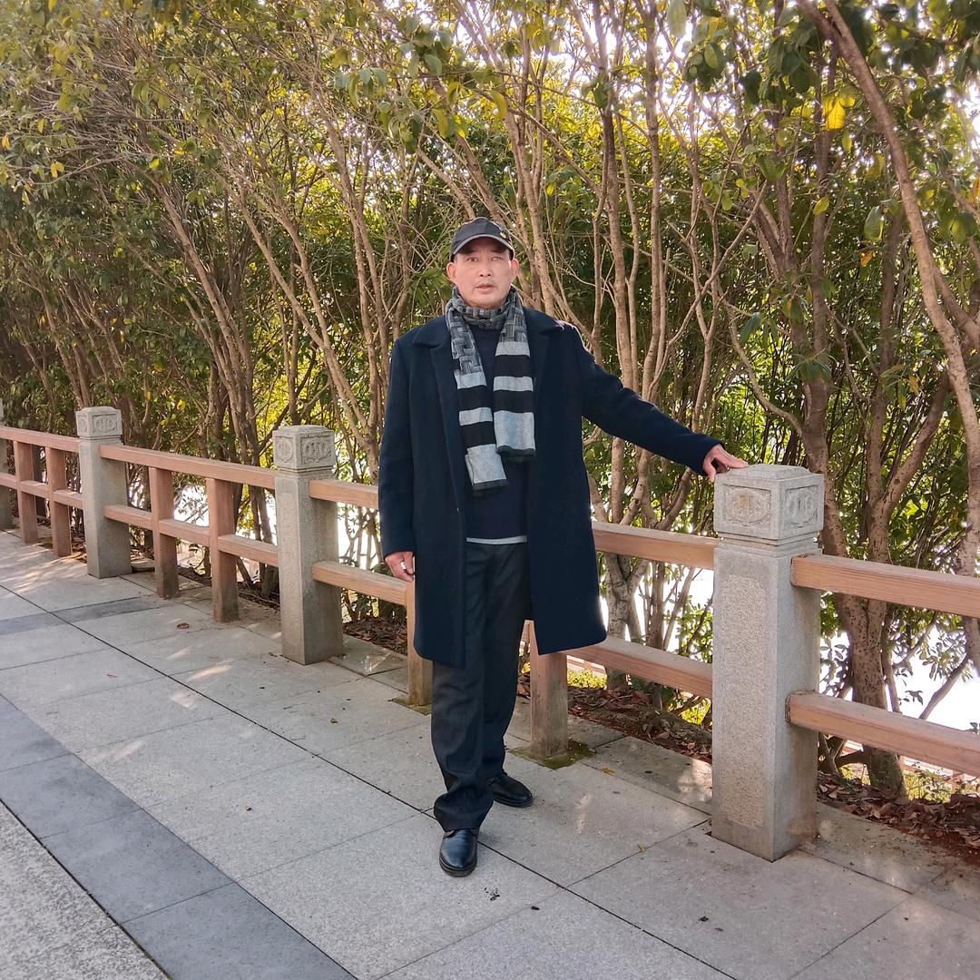 阳光春暖：