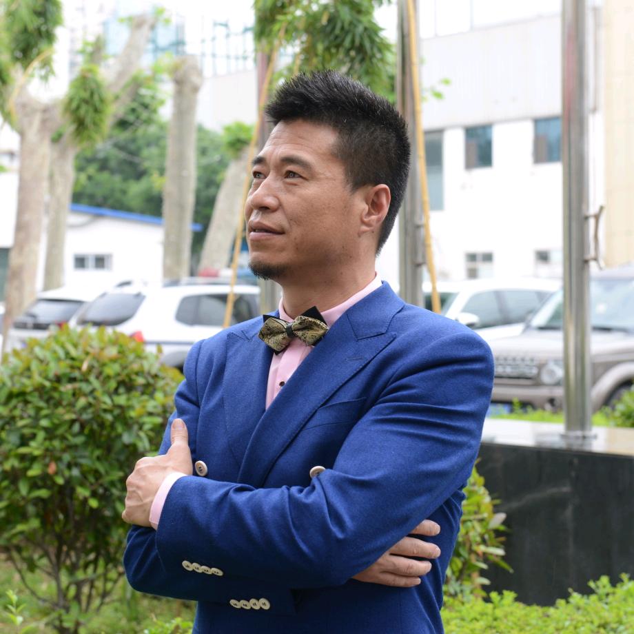 十流主持亮子