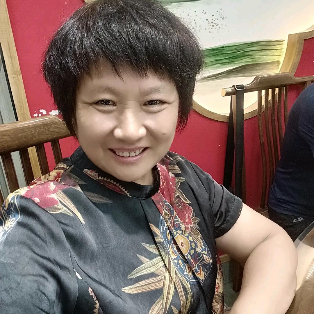 玫瑰笑着面对余生