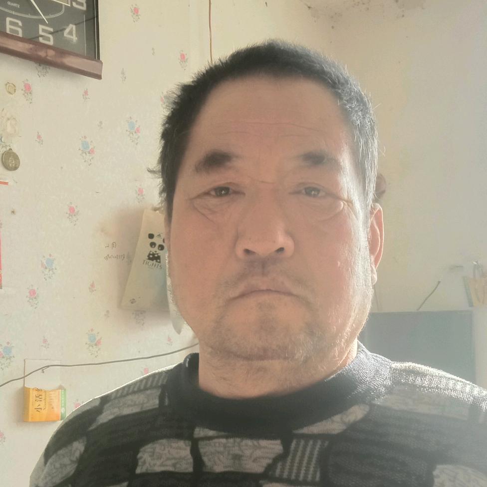 于梁