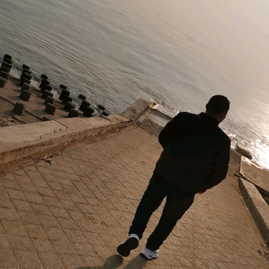 ￴ ￴￴ ￴￴￴ ￴￴ ￴吹热风的小冰块