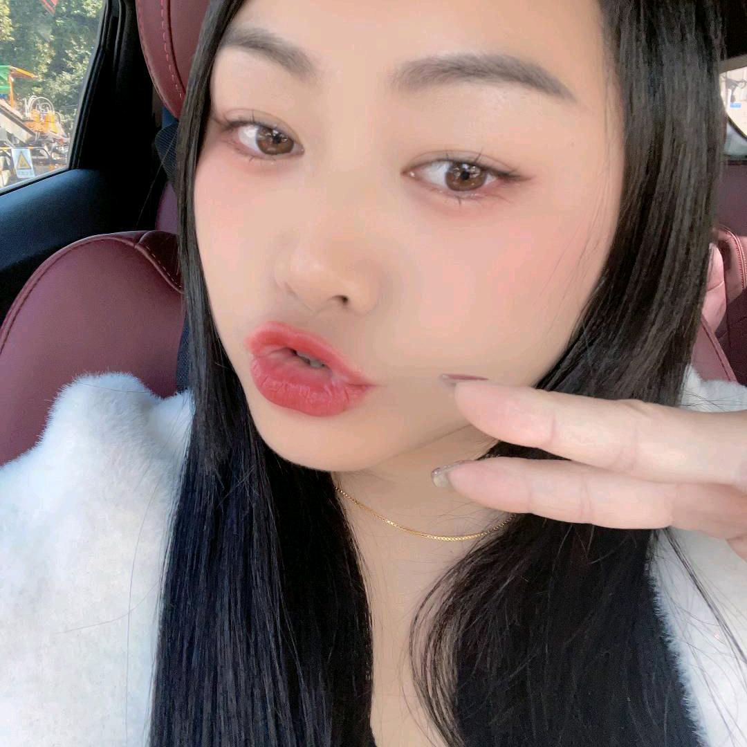 嫣然一笑