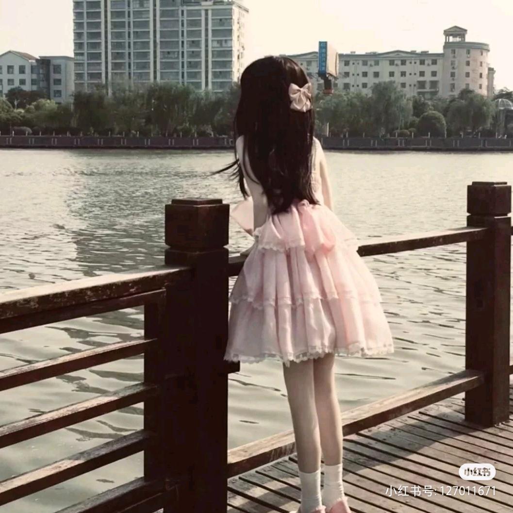 祁  奈  蒽.⁵²⁰