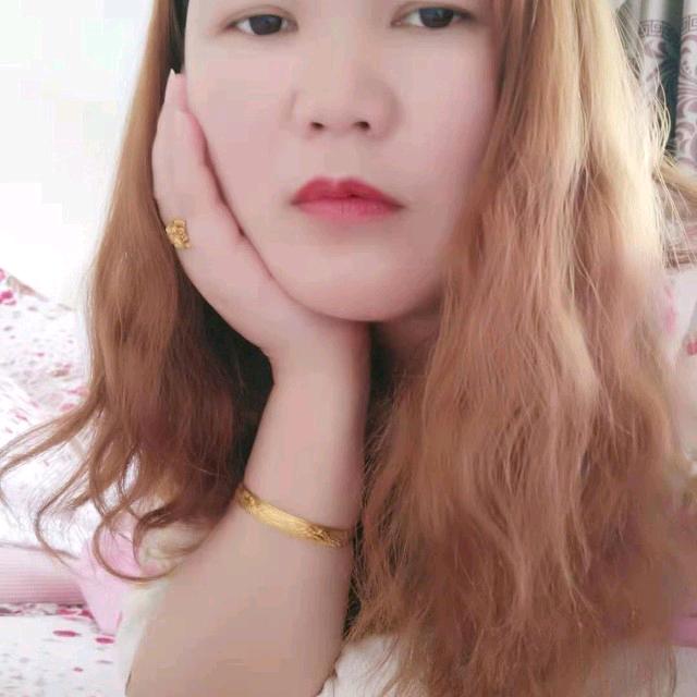 月亮下的玫瑰🌹