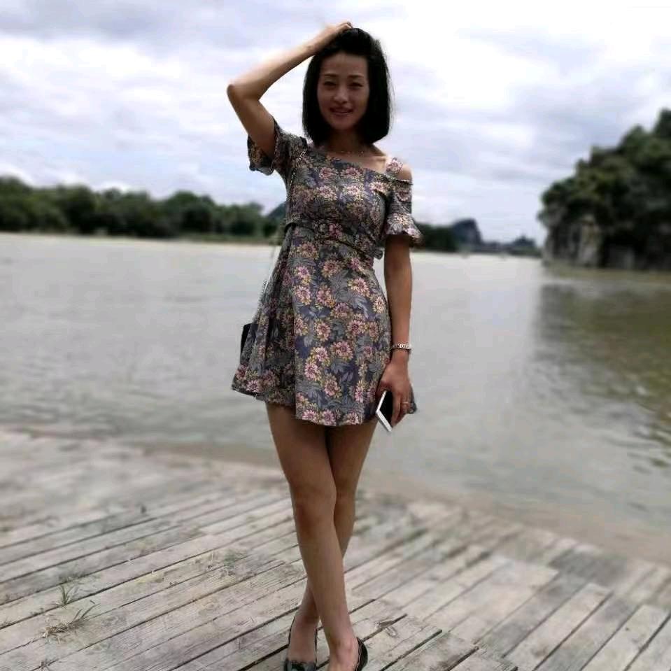 卖车的唐梅