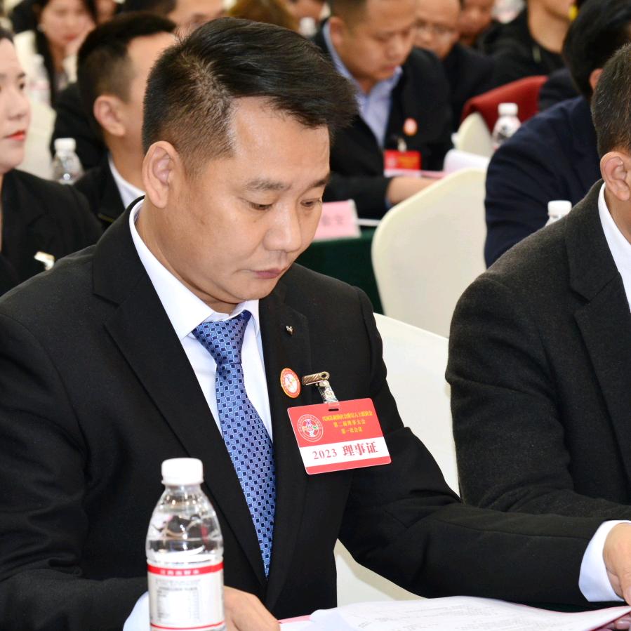 雅芳装饰（谢芳贤）