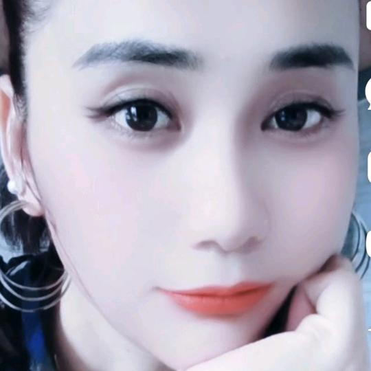 爱笑的傻丫头🤗🤗