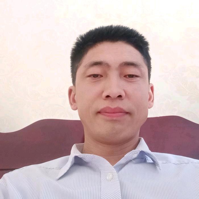 单亲爸爸内外墙装修，外墙真石漆，水包沙，