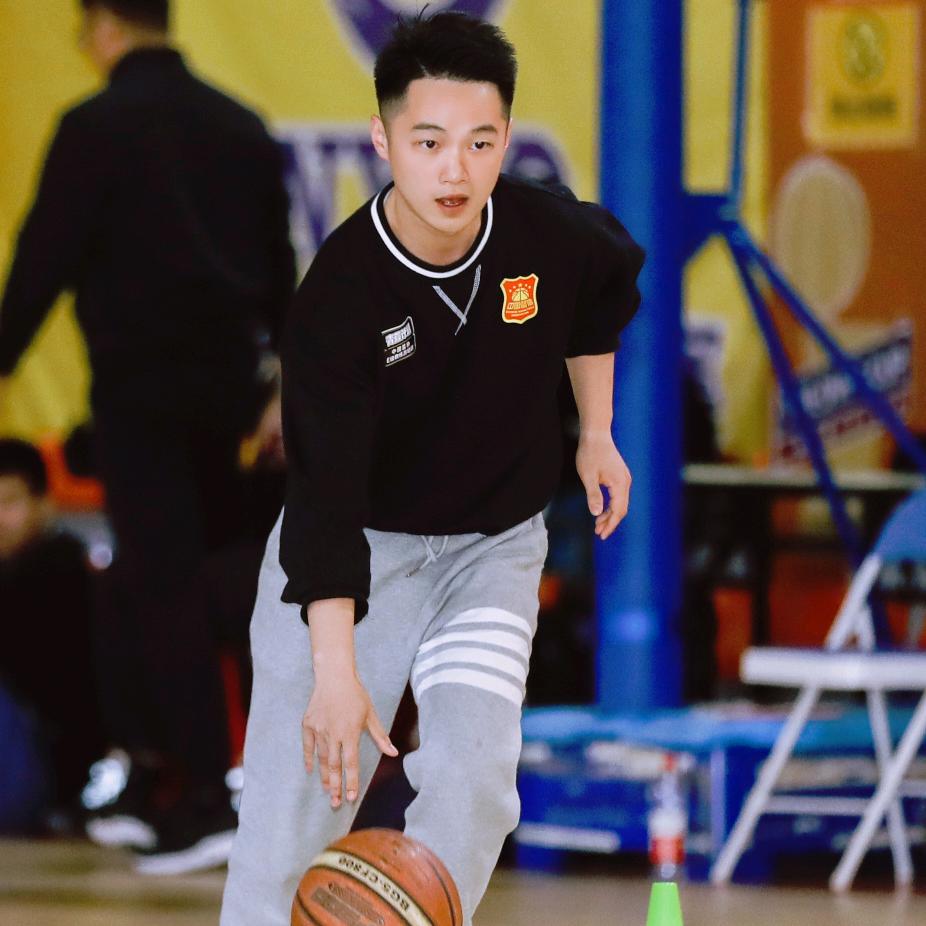 万州青鹰篮训熊超