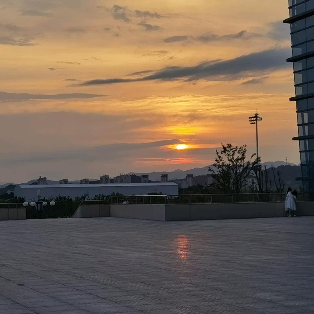 爱钓鱼的银行人