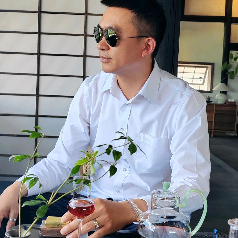 时尚艺高婚纱摄影官方号