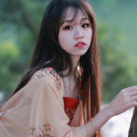 爱笑的女孩👧