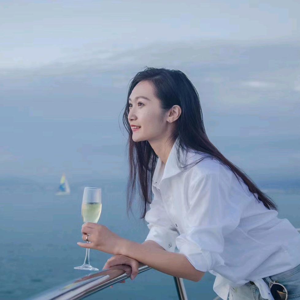 游艇姑娘桐桐