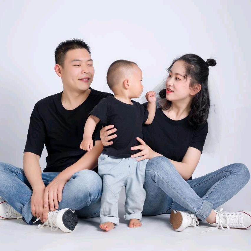 逆光下的微笑👼