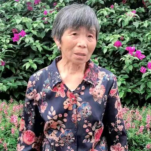 可爱的外婆咪咪