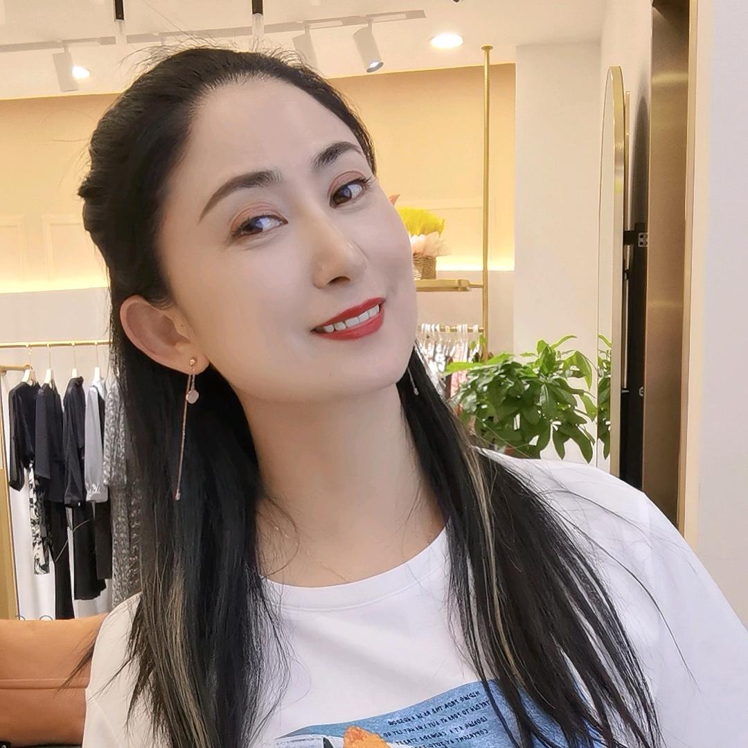西乡法迪女装卢姐