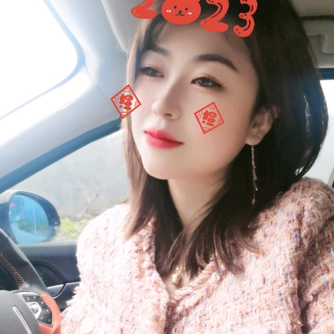小田田《橱窗有好物》
