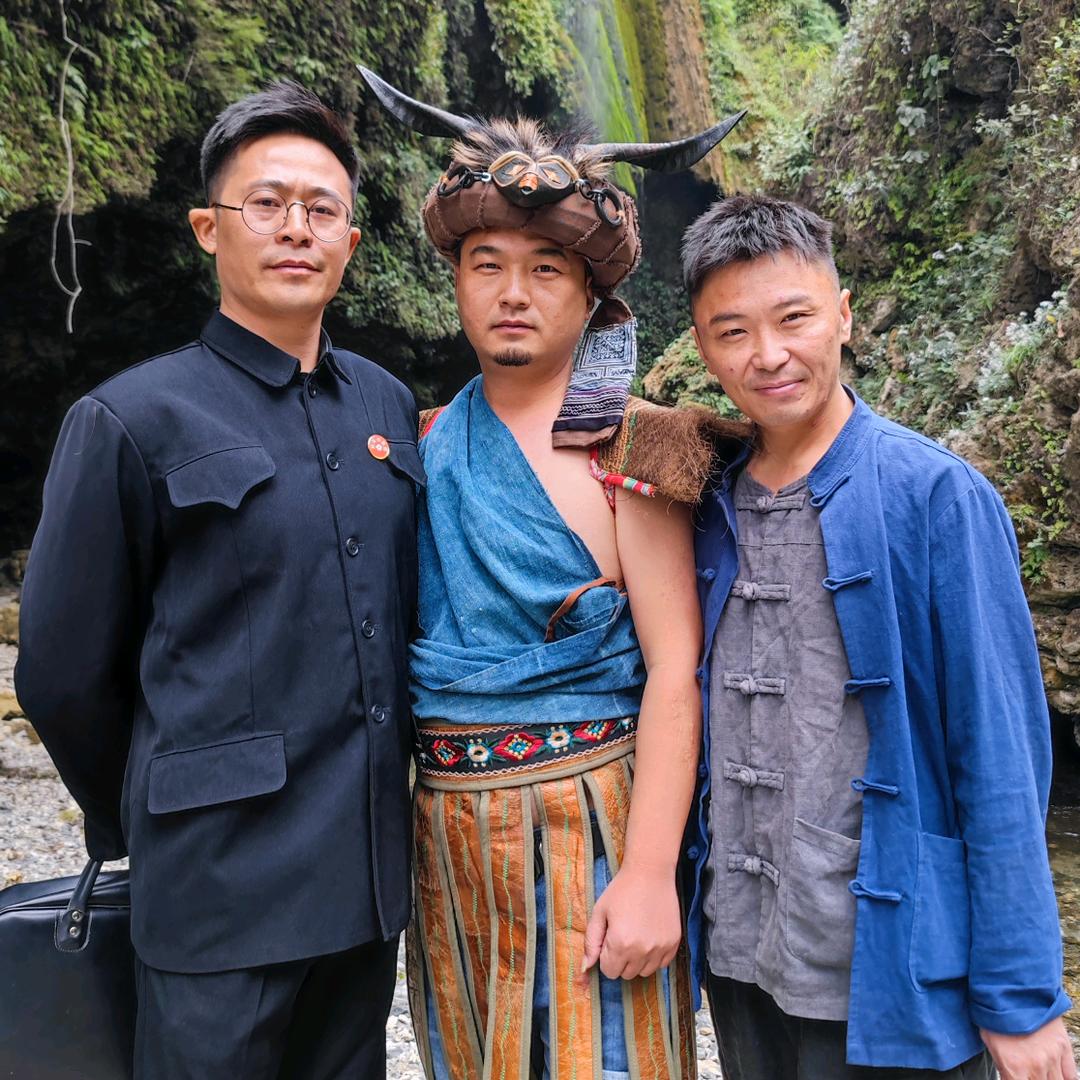 真汉子《爱好摄影》