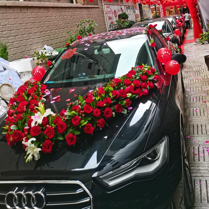 A镇安县女子婚车队