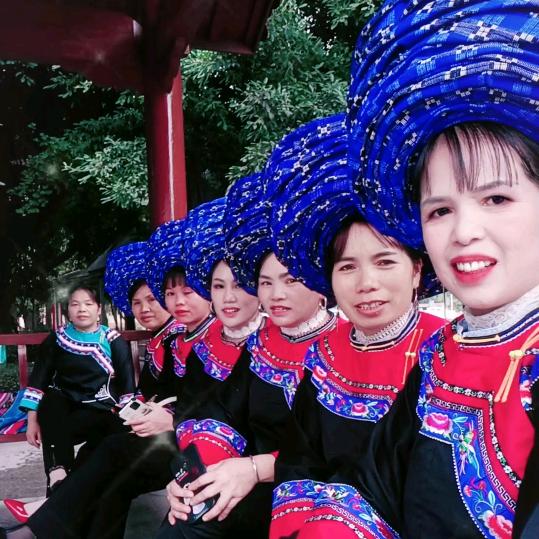 幸🌷福🌺快乐定制布依族服装