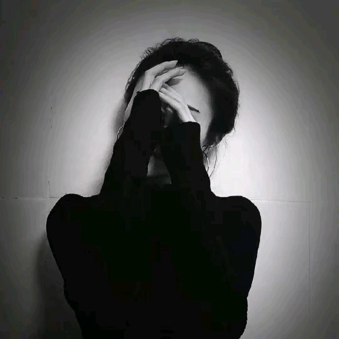 198912