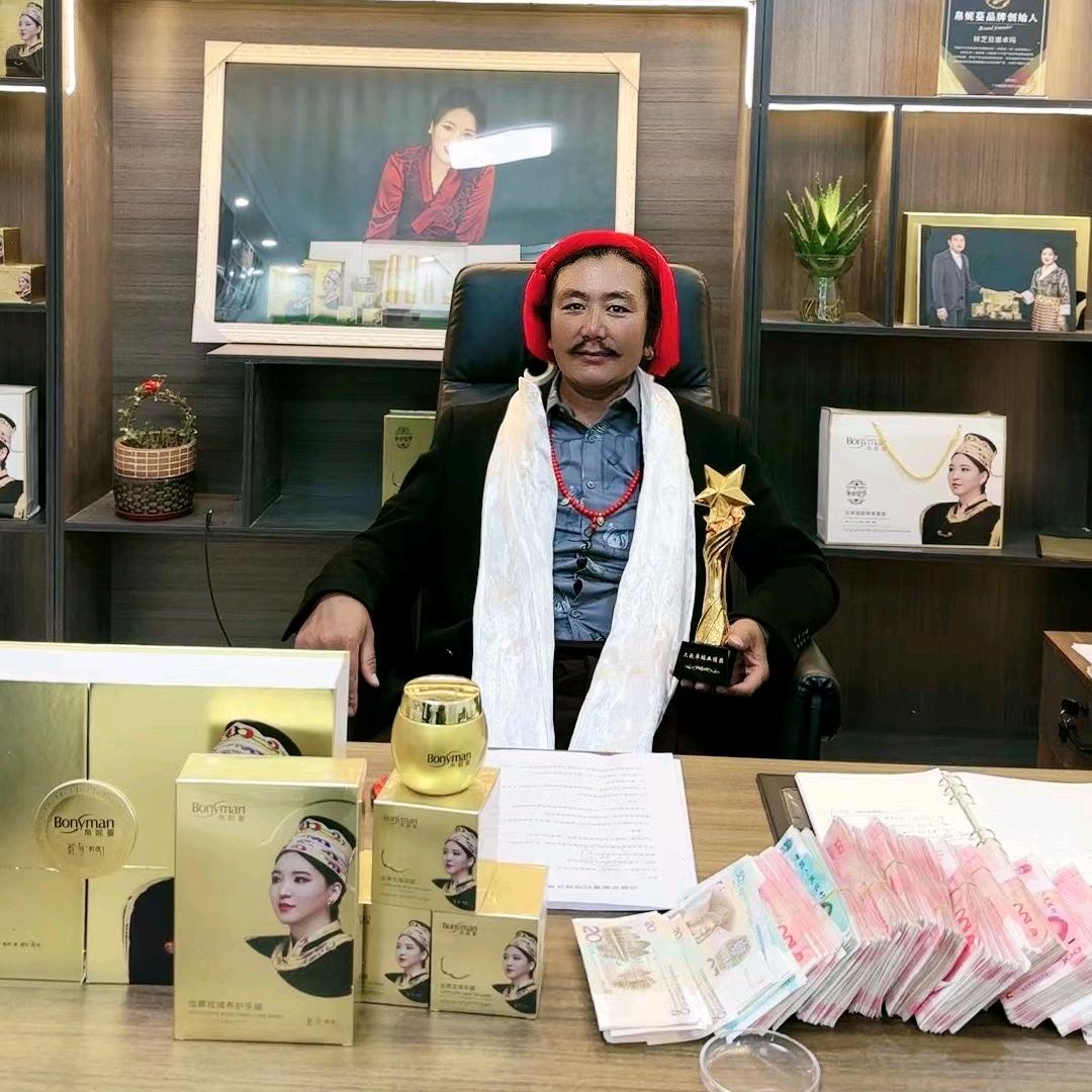 幸福的一家人！康巴汉子