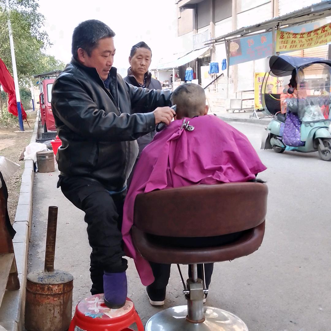 街边理发师  小汪