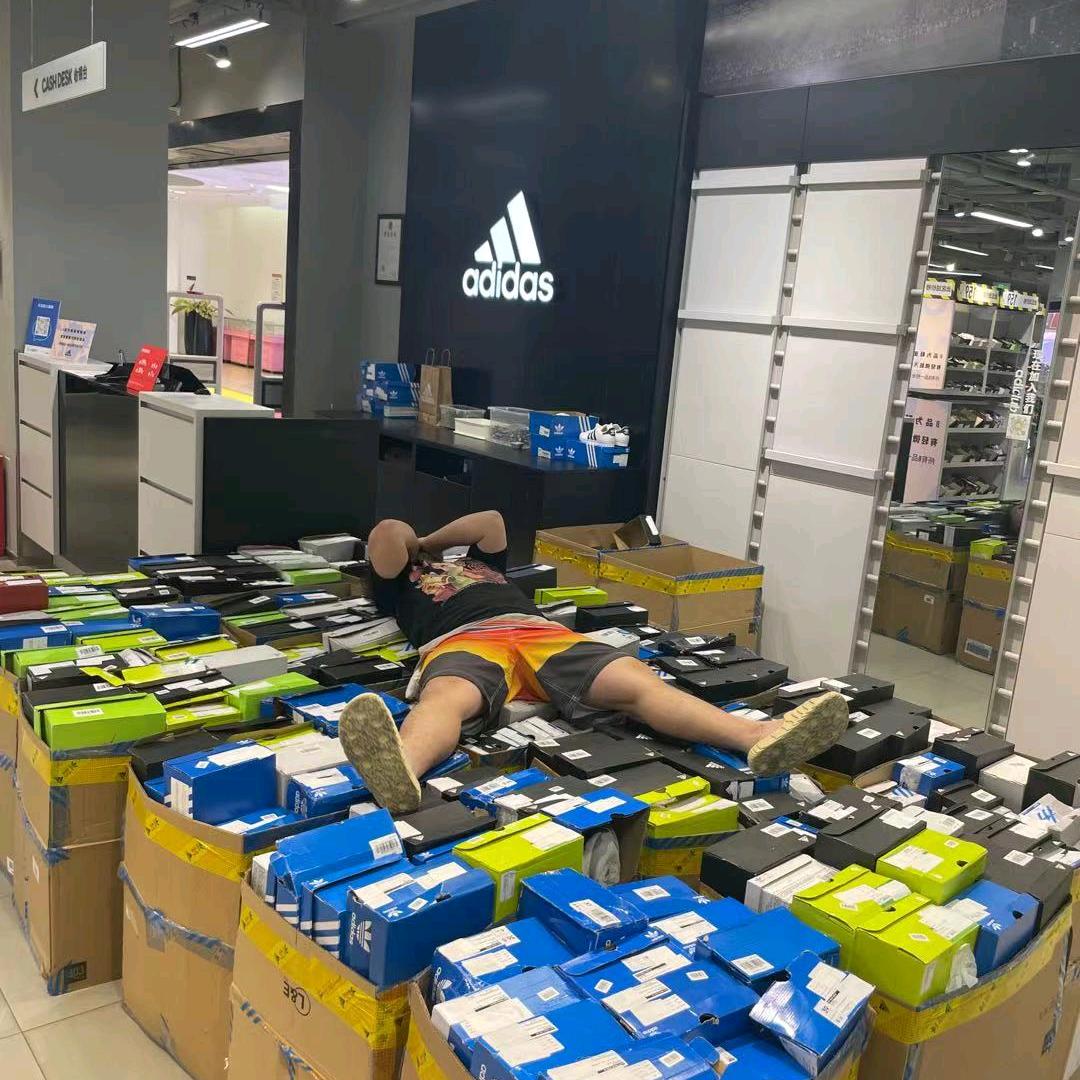 zhanyixiongdi沾益跑奥莱捡漏