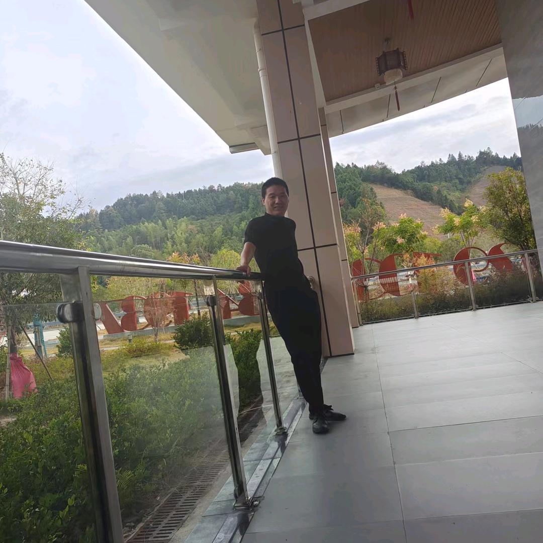 邬先生  （流⭐️浪⭐️记)