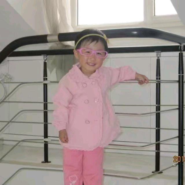 英子