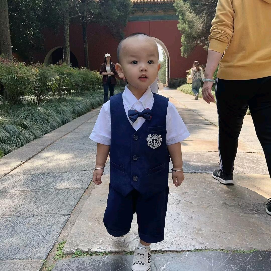 弋周爸爸