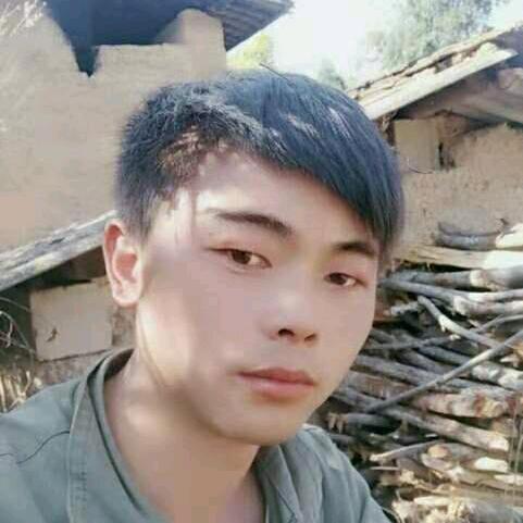 一生活在痛苦中