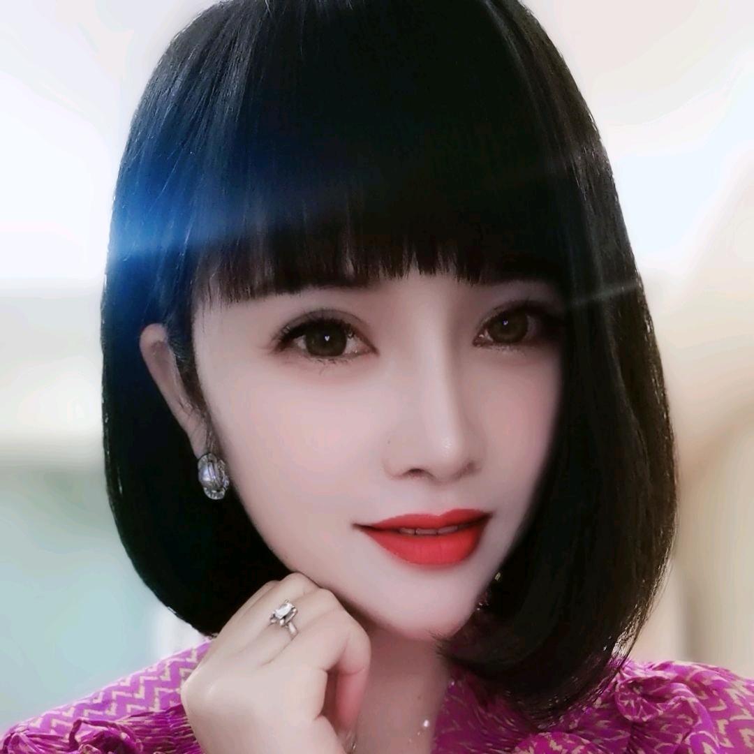 @乐山傲丝度品牌女装主理人