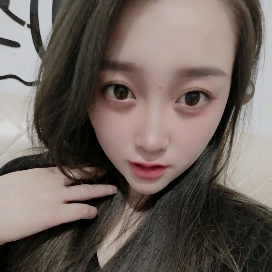 @请叫我月老板$