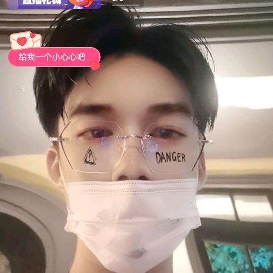 ｛cXs ｝银哥摆摊炒粉养娃